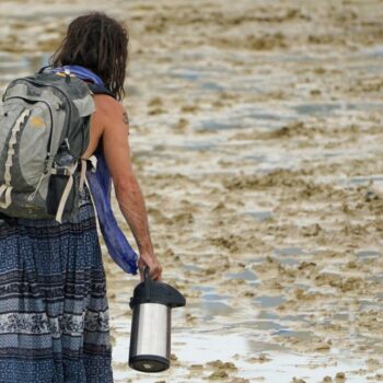 Festival „Burning Man“ versinkt im Schlamm – Besucher sollen Wasser und Essen sparen