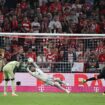 Freistoß-Traumtor und Last-Minute-Drama – Leverkusen schockt Bayern im Topspiel