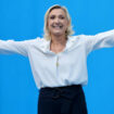 Affaire des assistants parlementaires du FN : pour éviter une saisie, Marine Le Pen rembourse 330 000 euros au Parlement européen