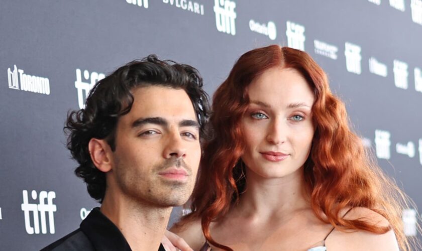 Joe Jonas carves out special moment for fellow parents at first concert since Sophie Turner lawsuit