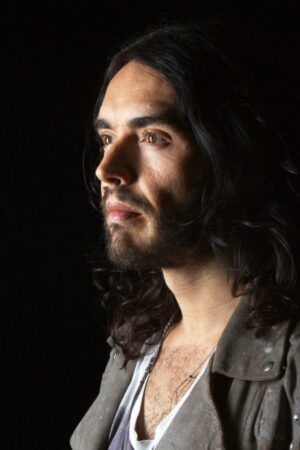 Actor Russell Brand poses for a portrait while promoting the film "Get Him to the Greek" in New York May 18, 2010.  REUTERS/Lucas Jackson (UNITED STATES - Tags: ENTERTAINMENT)