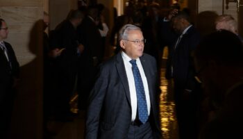 Democrats need to shove Menendez off the stage