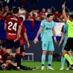 Dos chispazos de Koundé y Lewandowski rescatan al Barça en Pamplona