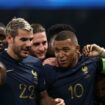 Foot : sans briller, l’équipe de France s’impose face à l’Irlande et fait un pas de plus vers l’Euro