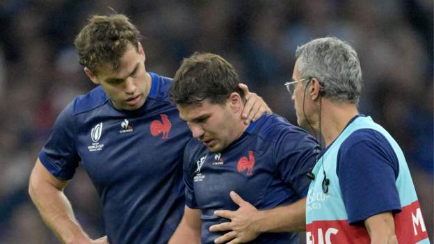France rugby captain Dupont suffers facial fracture