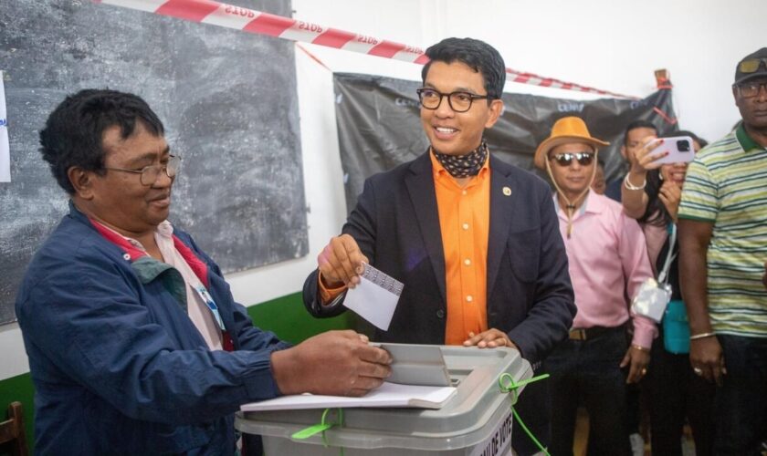Madagascar : Andry Rajoelina réélu président au premier tour d'un scrutin boycotté par l'opposition