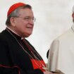 El Papa castiga sin sueldo ni apartamento al cardenal Burke por crear «desunión»