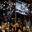 Eine Menschenmenge in Tel Aviv demonstriert für die Freilassung der Hamas-Geiseln