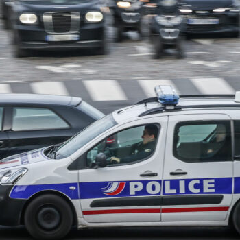 Paris : une quinquagénaire mise en examen à Paris pour avoir poignardé à mort son conjoint