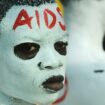 Symbolbild Weltaidstag AIDS in Afrika Schleife und Globus