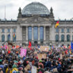 « Tous ensemble contre le fascisme ! » : des milliers de personnes manifestent à Berlin contre l’extrême-droite