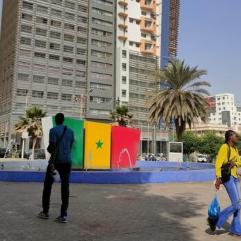 À Dakar, les Sénégalais entre résignation et colère après le report de la présidentielle