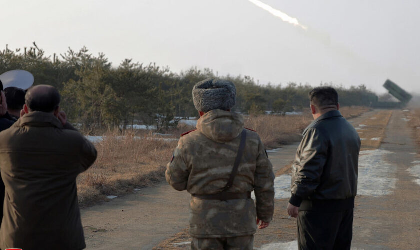 Kim Jong-un supervise un tir de missile pour renforcer les frontières maritimes de la Corée du Nord