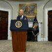 Le président américain Joe Biden parle de la mort du leader de l'opposition russe Alexei Navalny, dans la salle Roosevelt de la Maison Blanche à Washington, DC, le 16 février 2024.