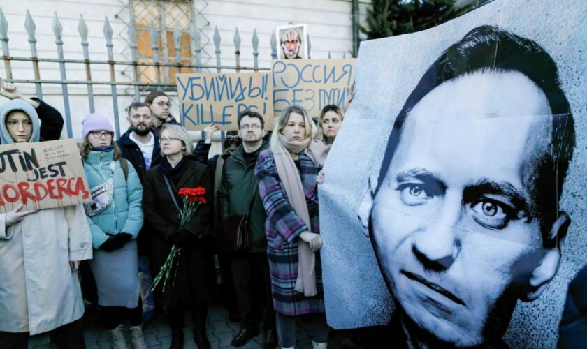 Mort d'Alexeï Navalny, en direct : des manifestations en Europe et aux Etats-Unis, de vives réactions