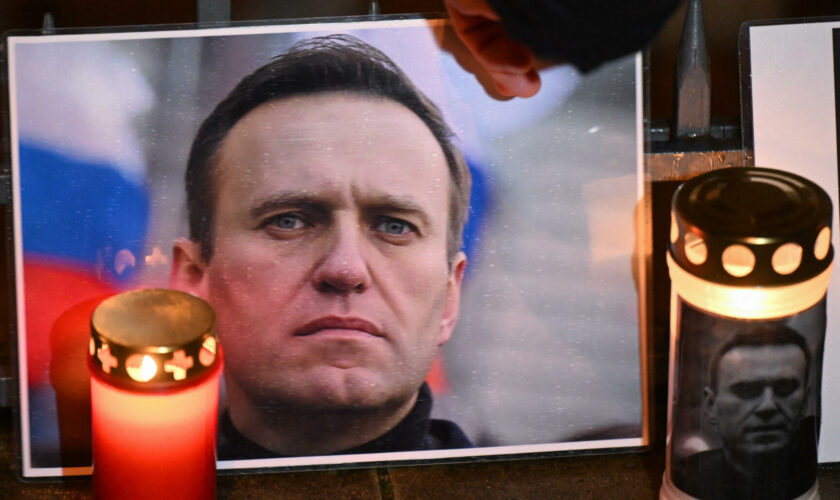 Russie : la famille d’Alexeï Navalny réclame la remise du corps emporté par des « enquêteurs »