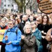 Demos gegen rechts: Tausende protestieren bundesweit gegen Rechtsextremismus