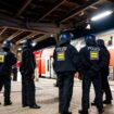 Fußballfans: Polizei kontrolliert 620 HSV-Fans in Regionalzug