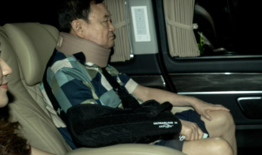 En Thaïlande, l'ancien Premier ministre Thaksin Shinawatra libéré après six mois de détention