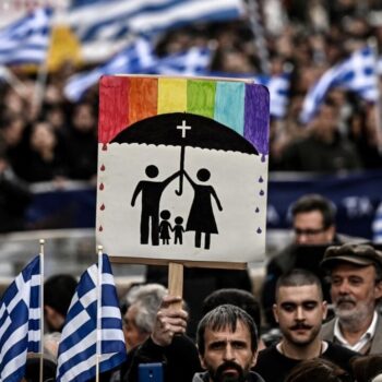 En Grèce, le "oui" au mariage homosexuel creuse la distance entre l'État et l'Église orthodoxe