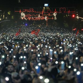 Tirana: Tausende protestieren in Albanien gegen Regierung