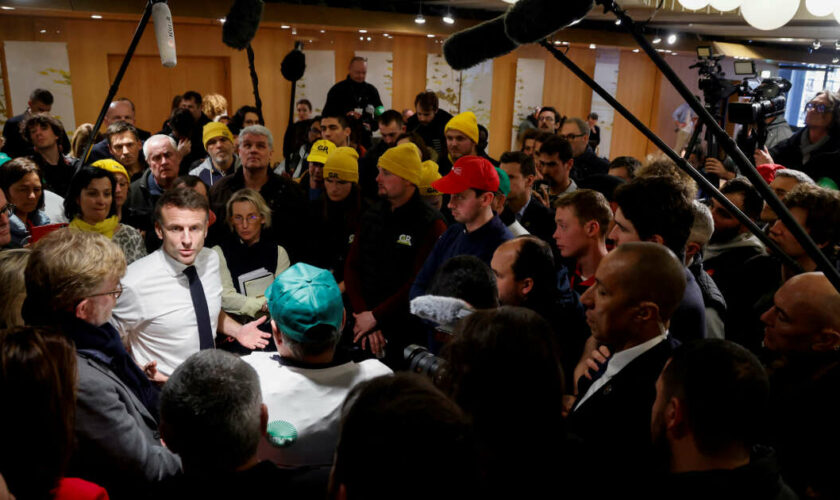Salon de l’Agriculture : face à la colère paysanne, Macron n’est pas sorti de l’auberge