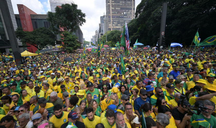 Au Brésil, des milliers de partisans de Jair Bolsonaro dans la rue, en pleine tempête judiciaire