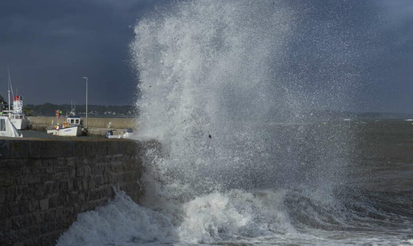 En Bretagne, 20 000 foyers toujours privés d’électricité après des vents violents