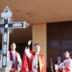 Camuñas recibe una reliquia de la Cruz donde Cristo murió después de cinco siglos esperándola