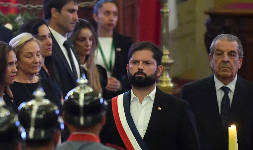 Cuando un presidente dice "me equivoqué": Boric reivindica a Piñera al despedirlo en un emotivo funeral de Estado