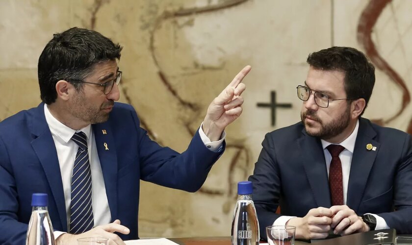 Junts insiste con la inmigración y la delincuencia en una encuesta organizada por el ex vicepresidente del Govern Jordi Puigneró en Sant Cugat del Vallès