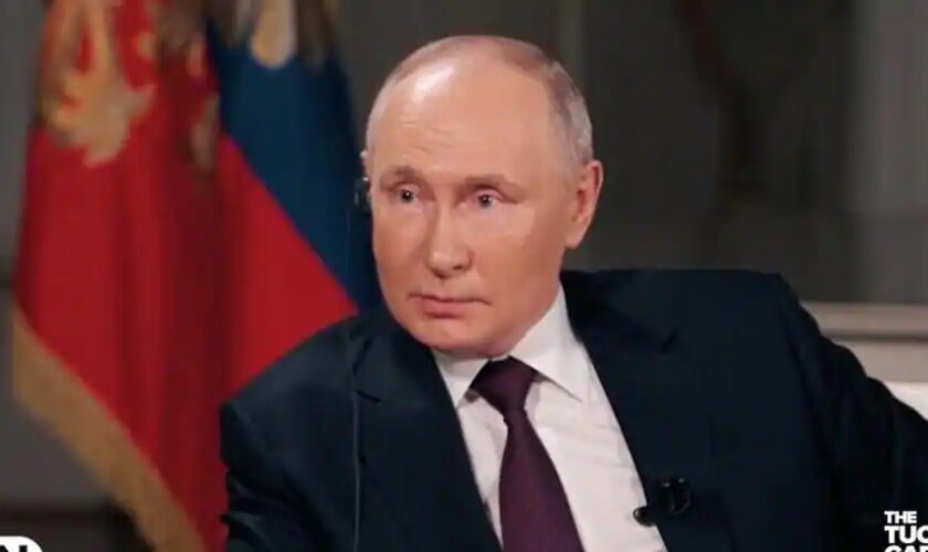 Putin asegura a Tucker Carlson que no tiene «ningún interés» en invadir Polonia o Letonia