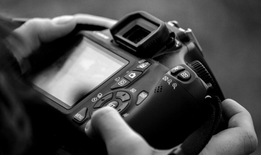 Selon une étude, prendre des photos flous en noir et blanc ne ferait pas de vous un photographe talentueux