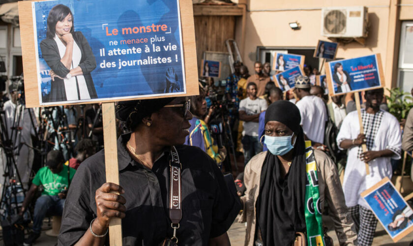 Sénégal : une journaliste et directrice d’une chaîne télévisée poignardée près de son domicile