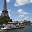 Défilé de bateaux sur la Seine, le 17 juillet 2023, pour tester "manoeuvres", "distances", "durée" et "captation vidéo" de la future cérémonie des JO de Paris en 2024