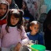 Un convoi du Programme alimentaire mondial pillé à Gaza, nouvelle journée de pourparlers au Caire pour un cessez-le-feu, trois morts dans une frappe au Liban… Ce qu’il faut retenir du conflit Hamas-Israël ce mercredi 6 mars