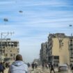 Des colis d'aide humanitaire largués au-dessus de Gaza, le 1er mars 2024