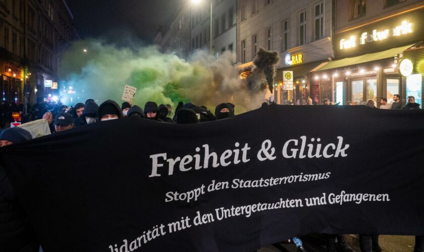 RAF: Hunderte solidarisieren sich bei Demo in Berlin mit Daniela Klette
