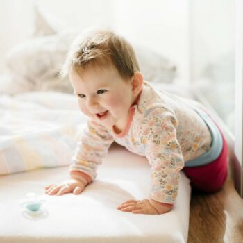 Spielzeug, Zahnpasta, Matratzen – Forscher belegen Gefahr von Chemikalien für kindliches Hirn