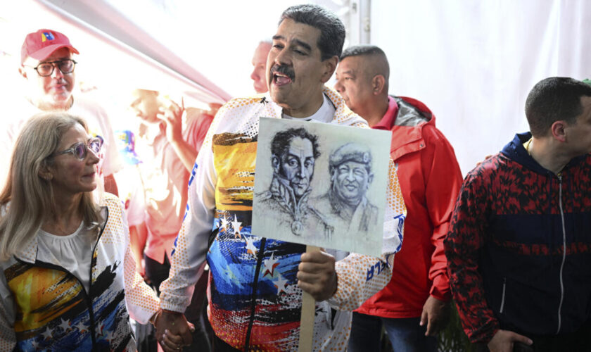 Venezuela : Nicolas Maduro officiellement candidat à sa succession, l'opposition peine à s'inscrire
