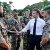 En Guyane, Emmanuel Macron pour une filière « d’orpaillage légal dans certains endroits »