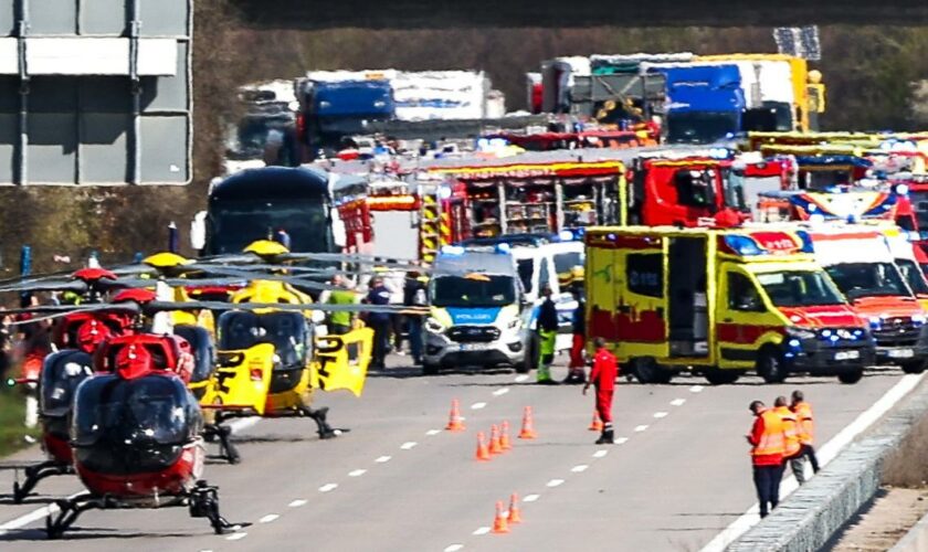 Schwerer Reisebus-Unfall auf A9 – mehrere Tote