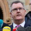 Irlande du Nord : le chef du parti DUP démissionne après son inculpation pour une ancienne affaire