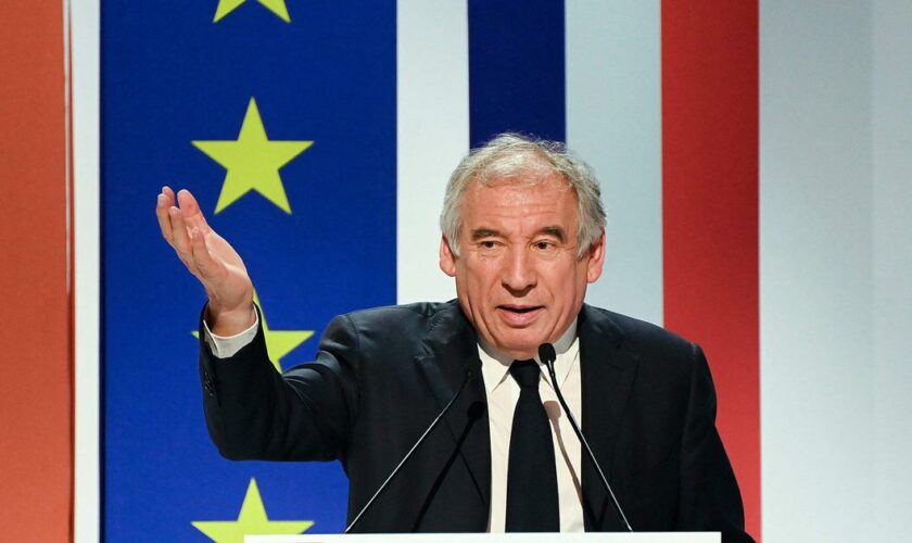 À Blois, François Bayrou veut ouvrir «une nouvelle page» de la politique économique