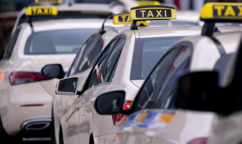 In München wird das Taxifahren demnächst teurer. Foto: Sven Hoppe/dpa