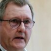 Dimite el líder de los unionistas, Jeffrey Donaldson, acusado de delitos sexuales
