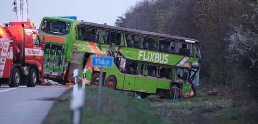 Flixbus-Unglück bei Leipzig: Identität der Toten laut Polizei noch unklar