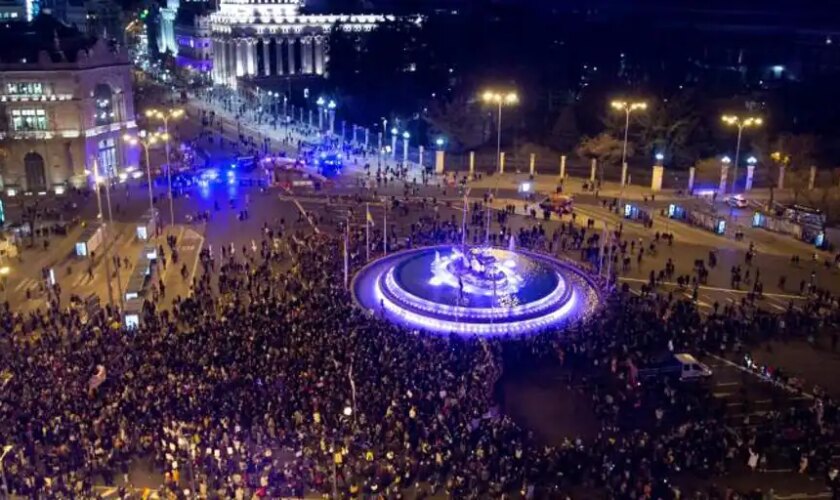 Manifestación por el 8M en Madrid: horario, recorrido y calles cortadas al tráfico por las dos marchas