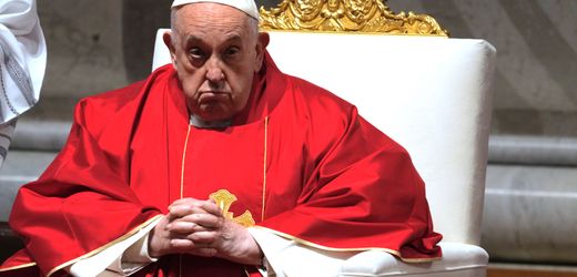 Papst Franziskus sagt erneut Teilnahme an Karfreitagsprozession ab