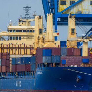 Sanktionen gegen Russland: Zoll setzt Frachter aus Russland in Rostock fest